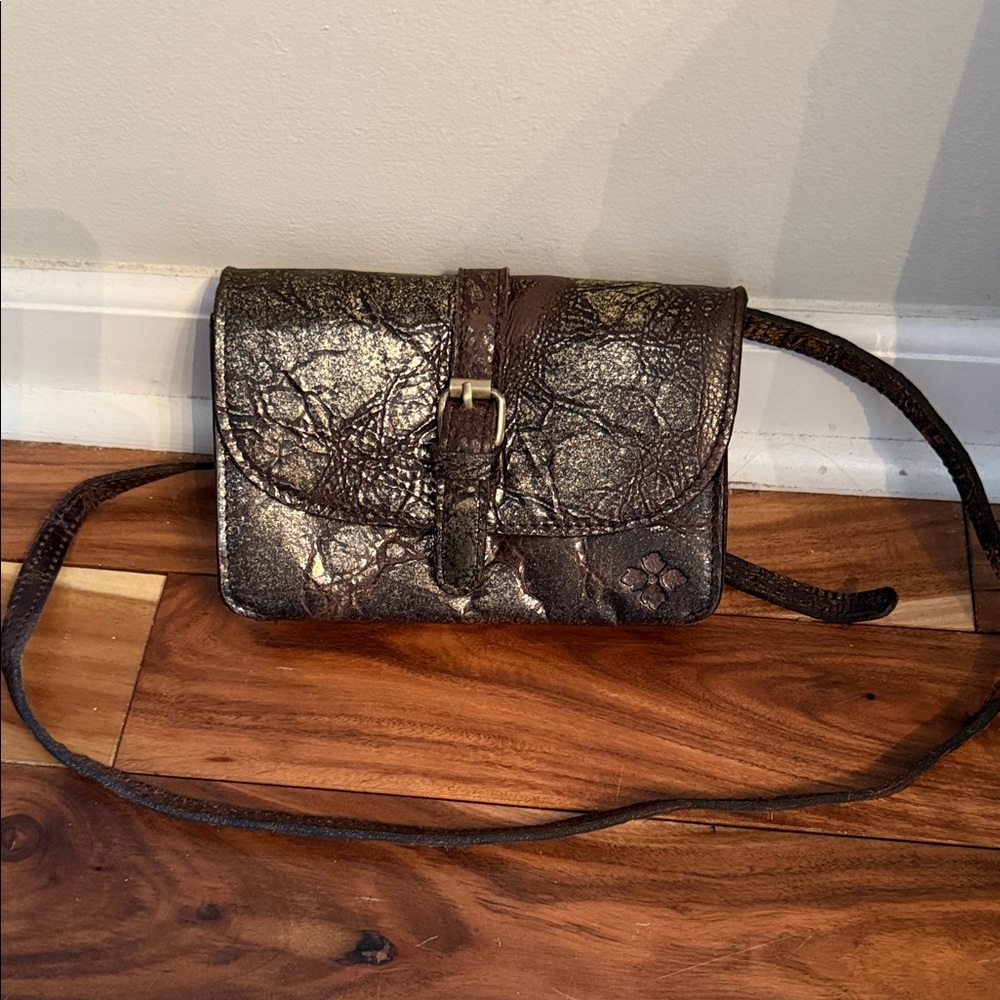 Patricia Nash brown and gold bag Small shoulder bag.